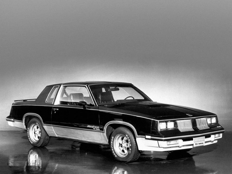  Oldsmobile Cutlass Calais 15th Anniversary by Hurst 1983 года  (фото 4 из 4)
